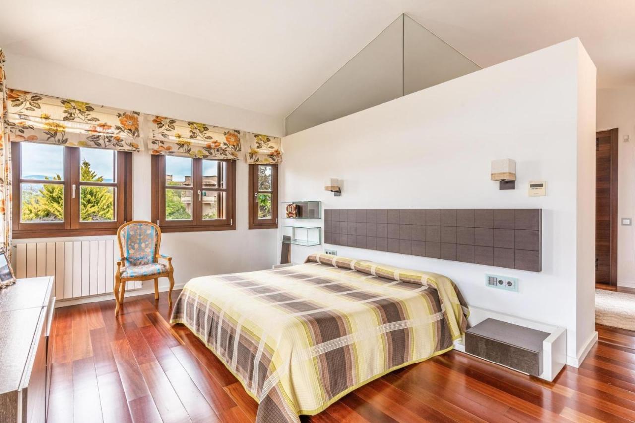 Villa De Lujo Con Piscina, Jacuzzi, Jardin Y Terraza Marratxí Esterno foto